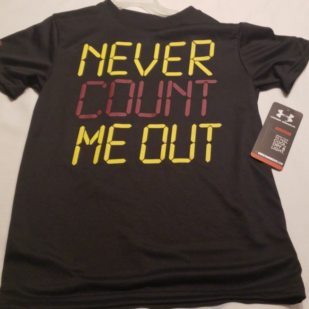 New Under Armour Youth Boys size small shirt